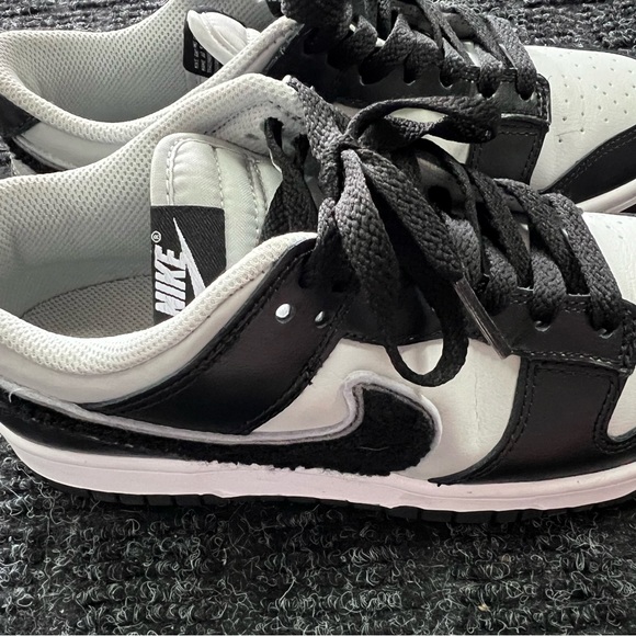 Nike Dunk Chenille Swoosh - Picture 2 of 8